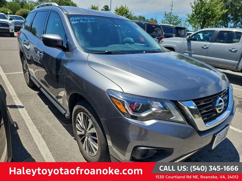 Used 2020 Gray Nissan S image 1