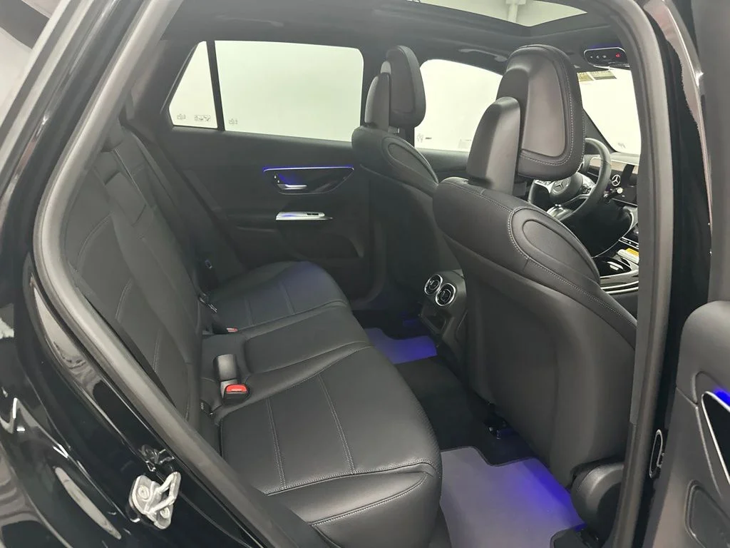 New 2027 Black Mercedes-Benz GLC 300 image 24