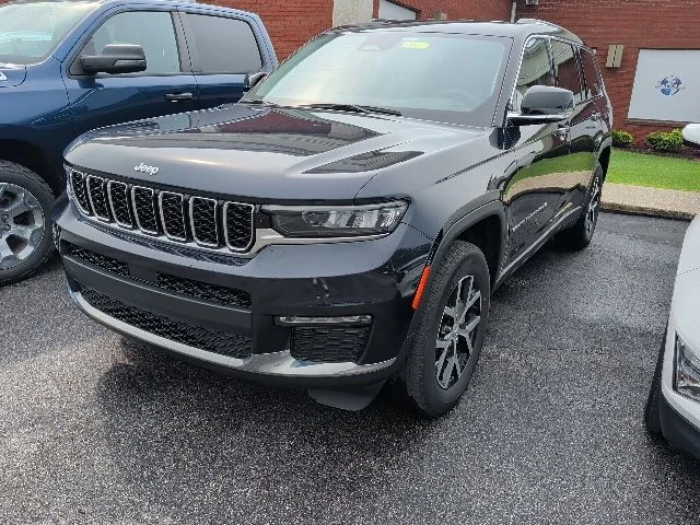 Used 2024 Midnight Sky Jeep Limited image 2