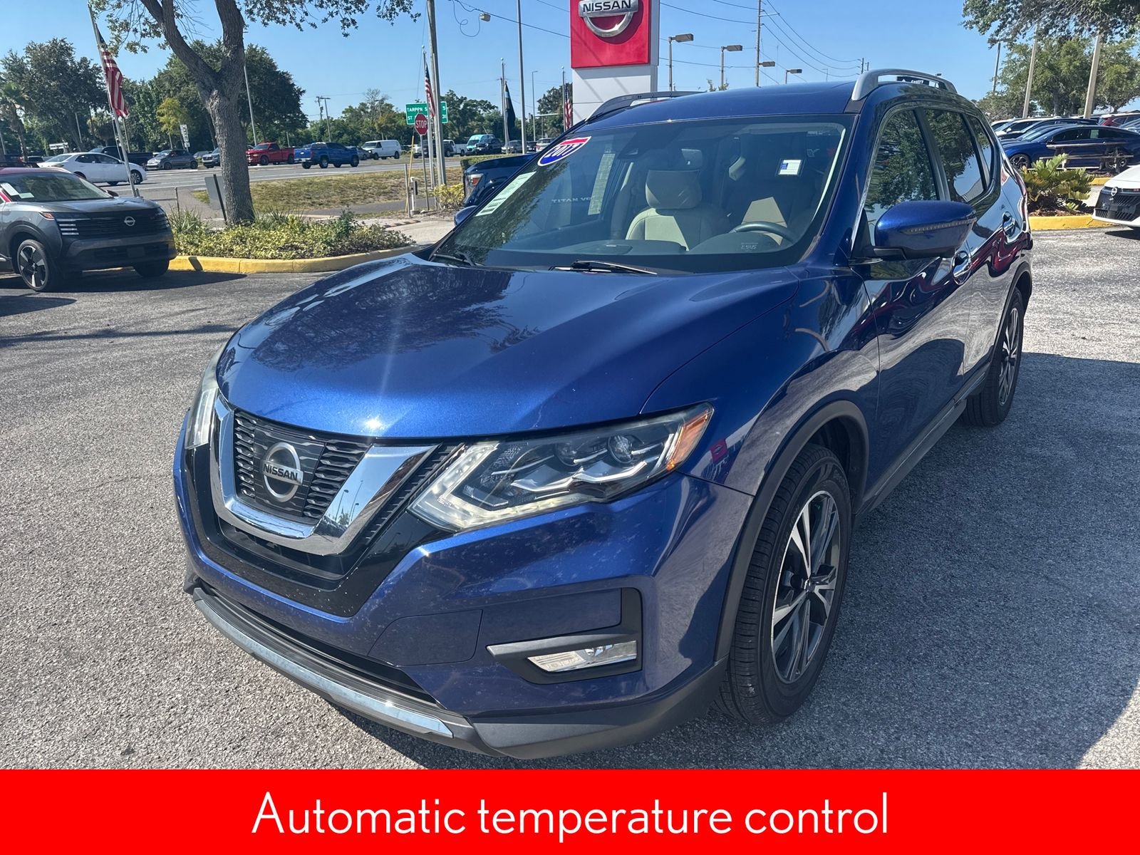 Used 2017 Blue Nissan SL image 4