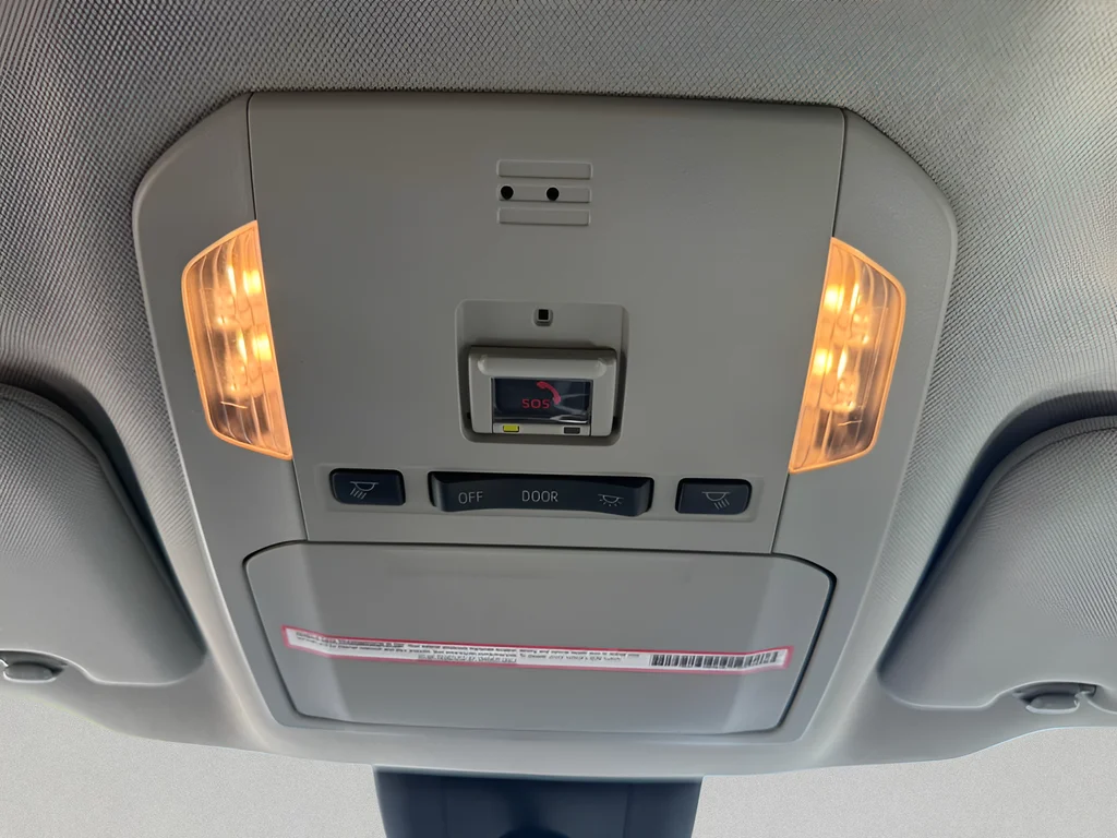 2023 Toyota Highlander LE - Photo 30