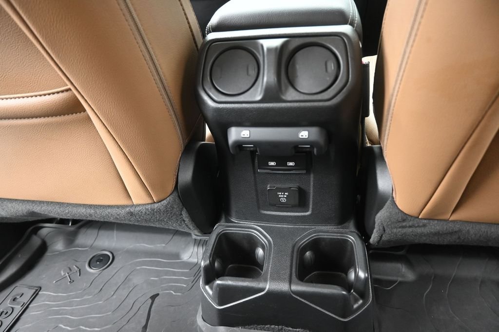 Used 2023 White Jeep Overland image 27