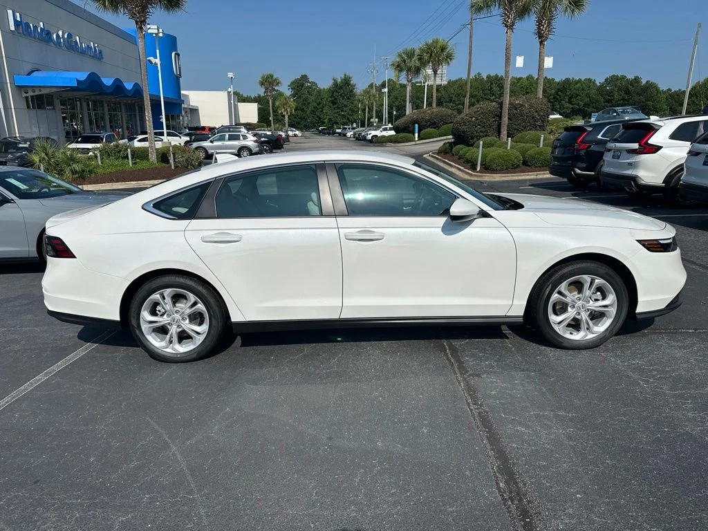 New 2026 Platinum White Pearl Honda LX image 2