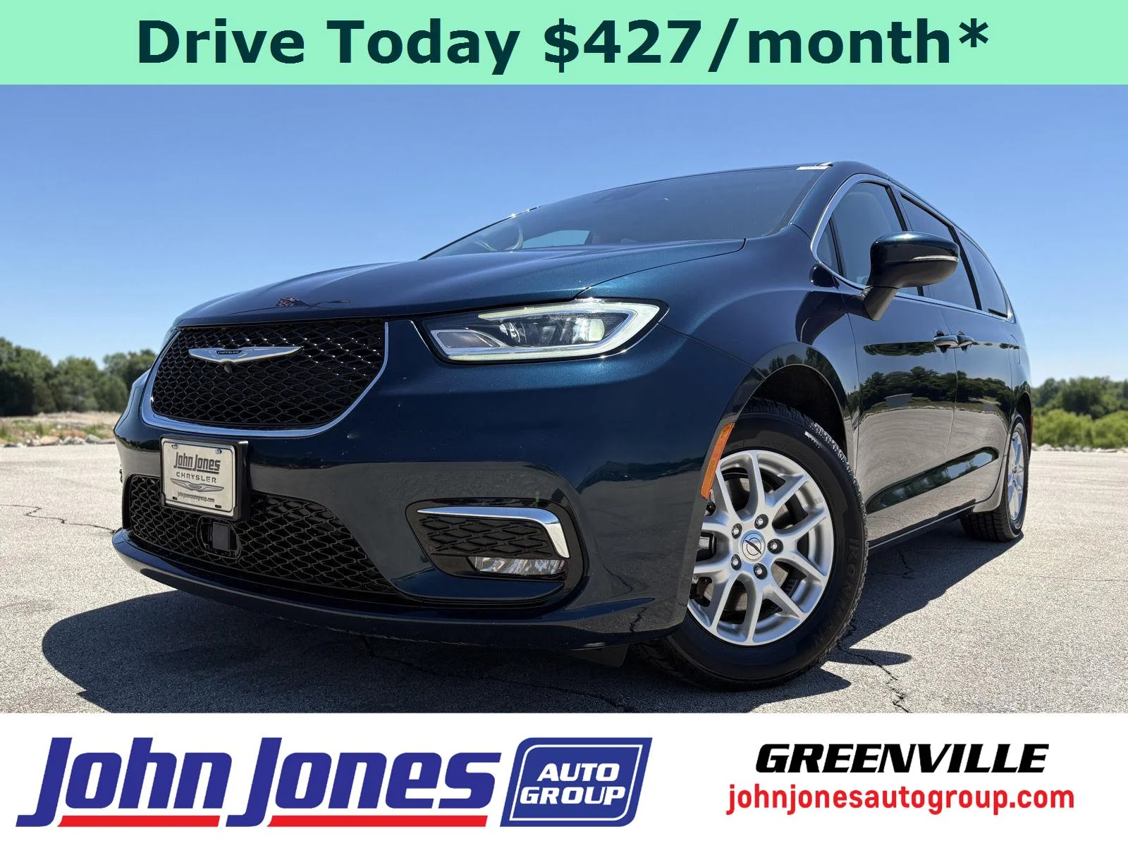 2023 Chrysler Pacifica Touring L's photo