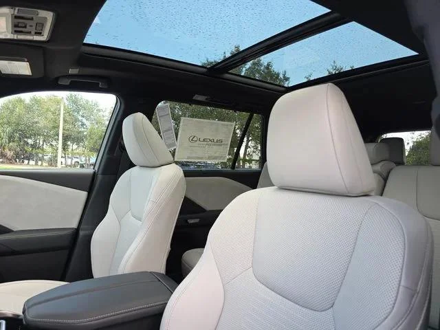New 2026 Wind Chill Pearl Lexus PREMIUM AWD image 30