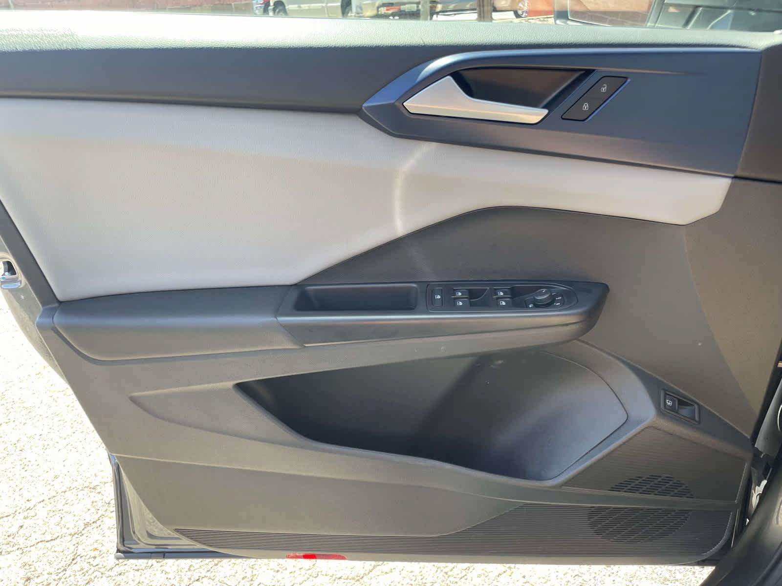 Used 2023 Platinum Gray Metallic Volkswagen SE image 41