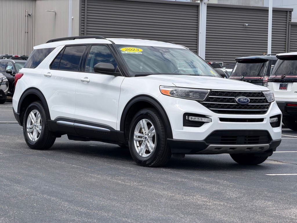 Used 2023 White Ford XLT image 2