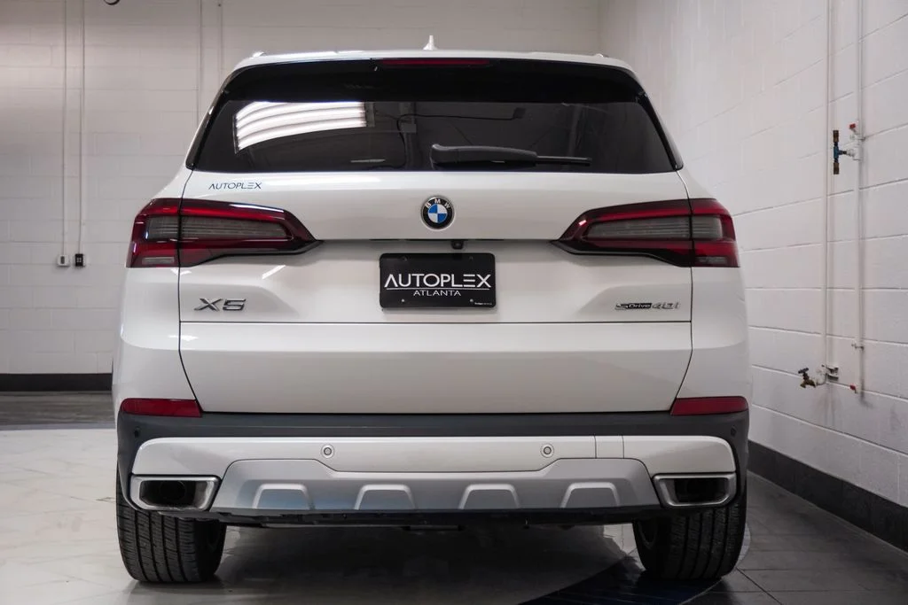 Used 2023 White BMW sDrive40i image 37