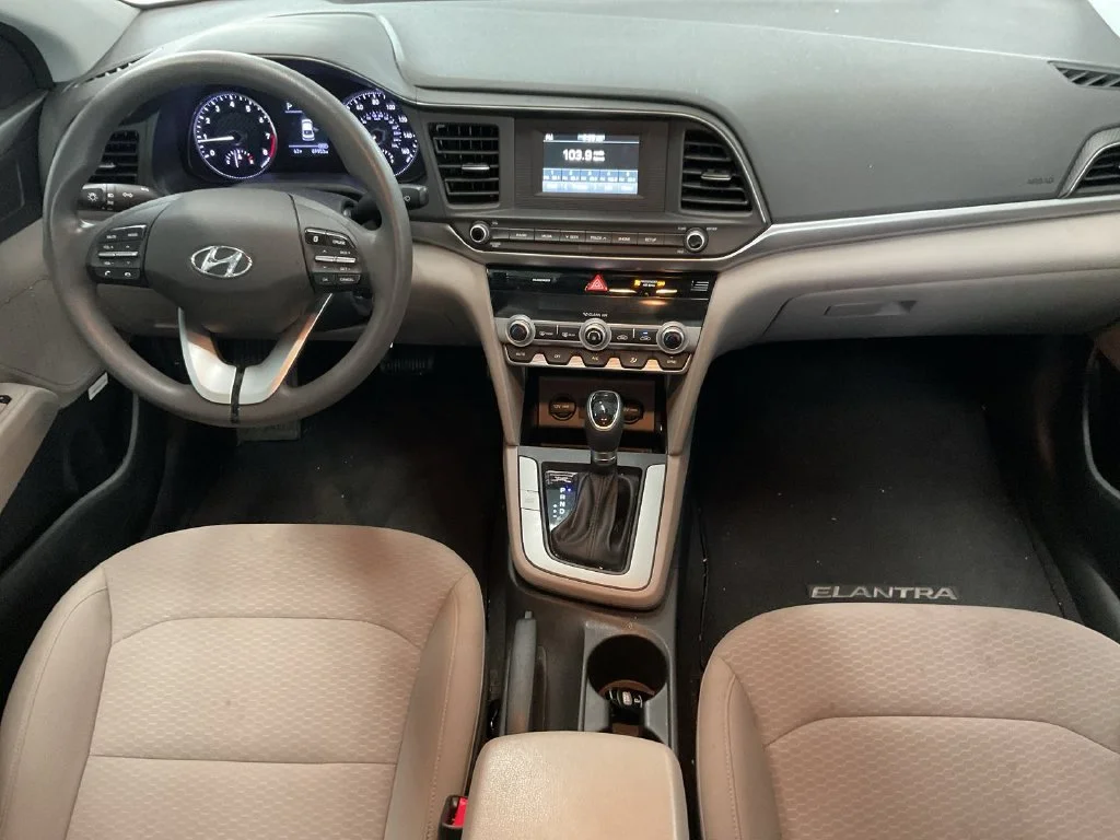 Used 2020 Blue Hyundai SE image 8