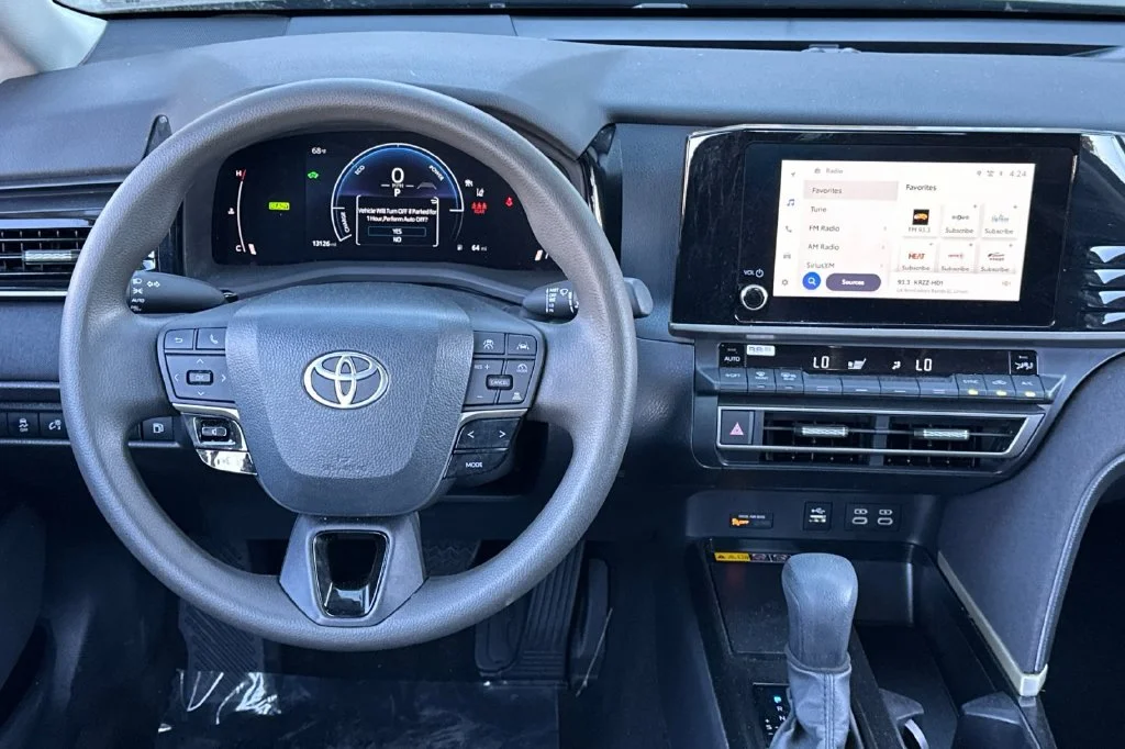 Certified Used 2025  Toyota LE image 14
