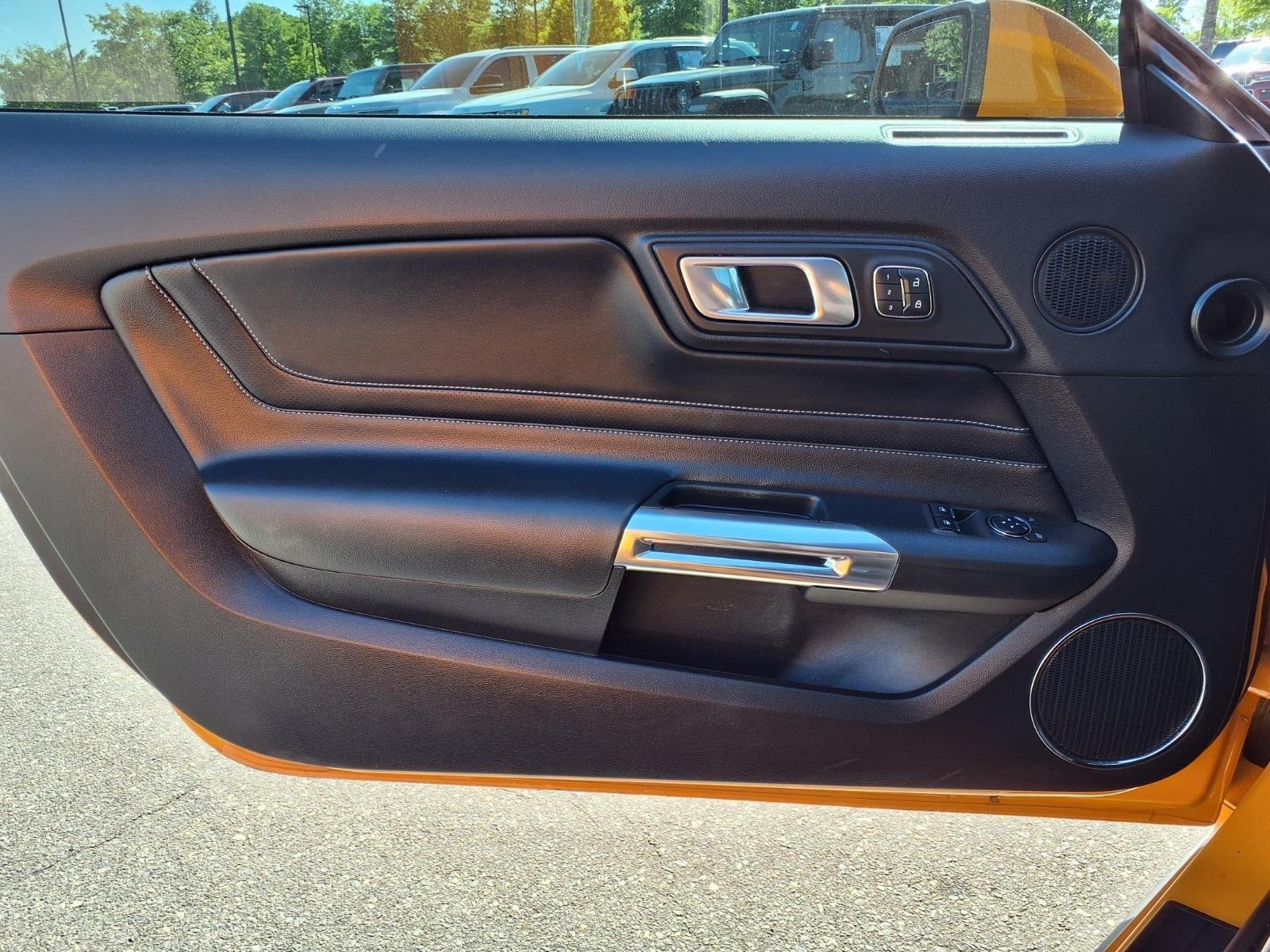 Used 2019 Orange Fury Metallic Tri-Coat Ford GT Premium image 31
