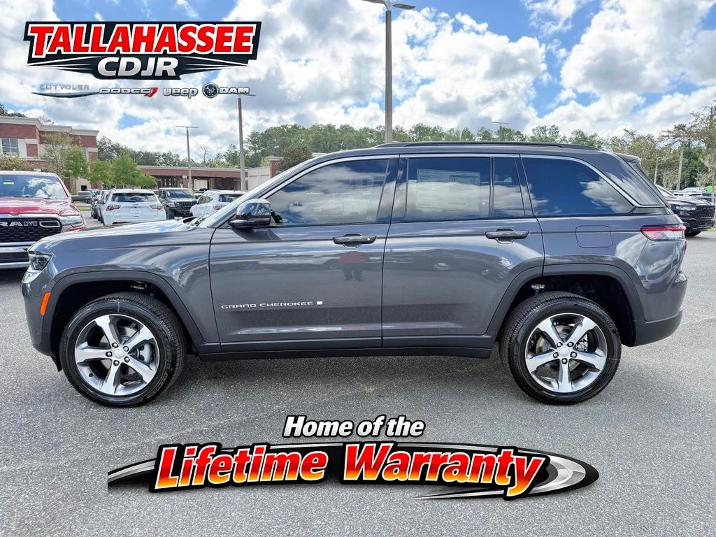 New 2026 Baltic Gray Metallic Clear-Coat Exterior Paint Jeep Limited image 8