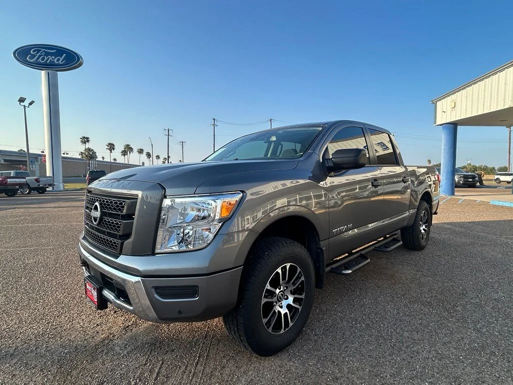 Used 2024 Gray Nissan SV image 3