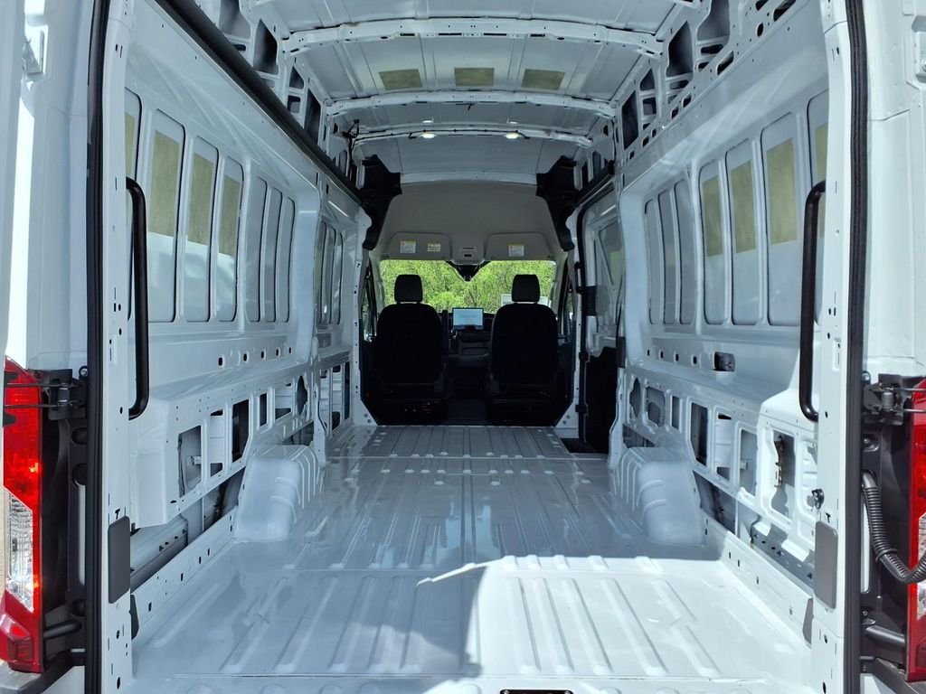 New 2026 Oxford White Ford Cargo Van image 8