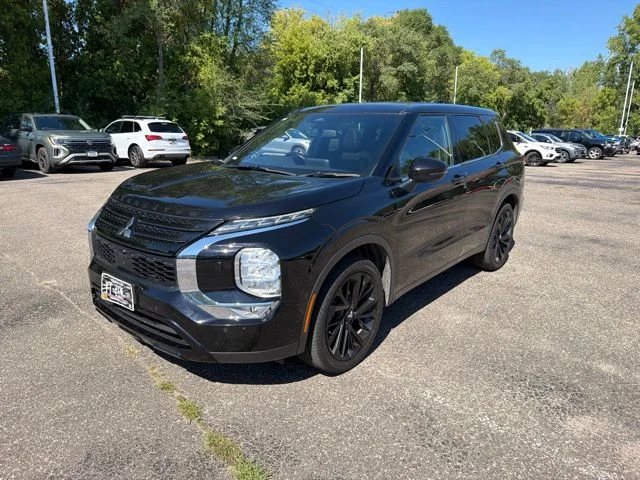 Used 2022 Labrador Black Pearl Mitsubishi Black Edition image 7