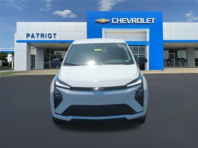 New 2027 Summit White Chevrolet LT image 5