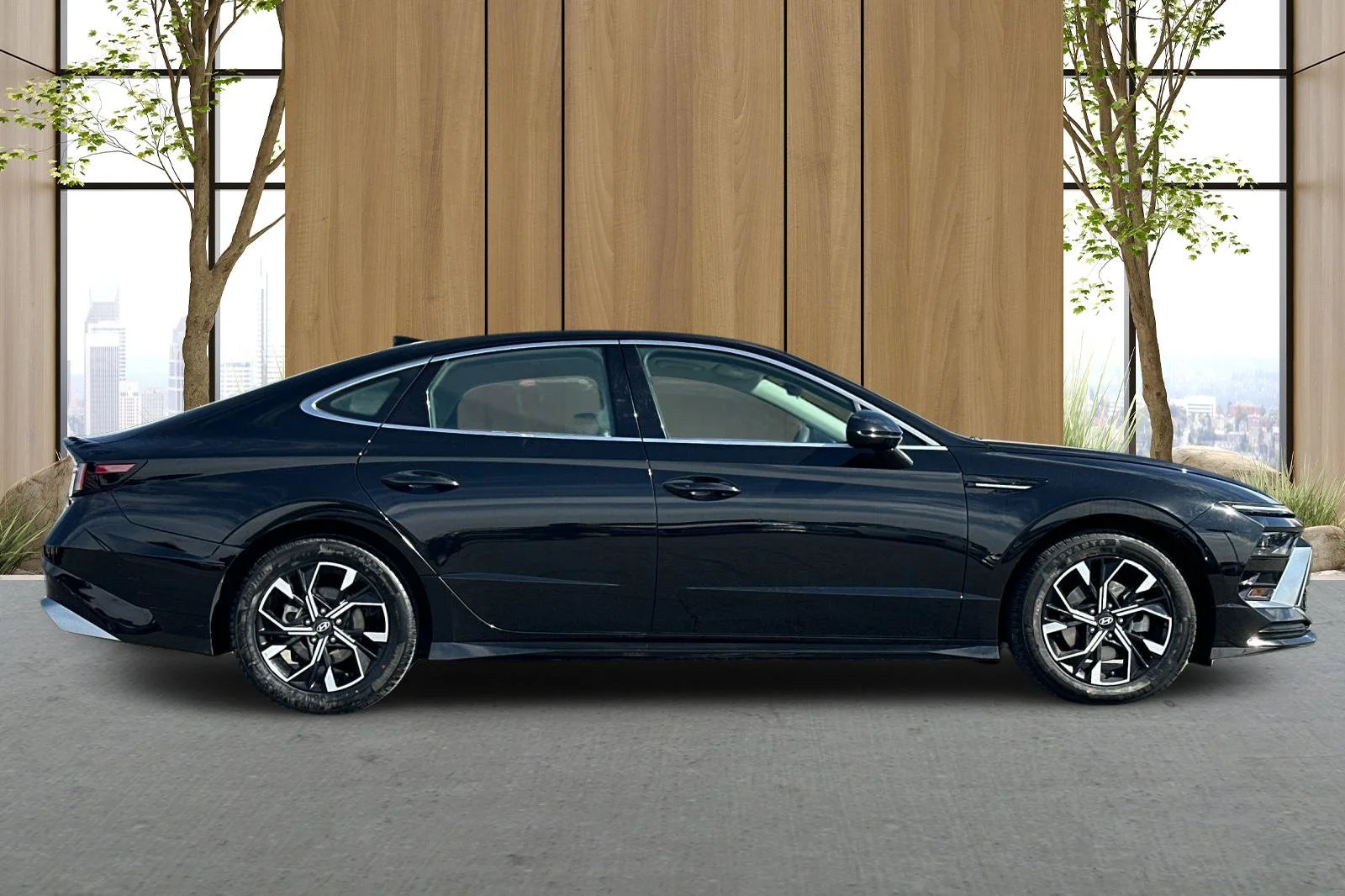 Used 2025 Black Hyundai SEL image 3