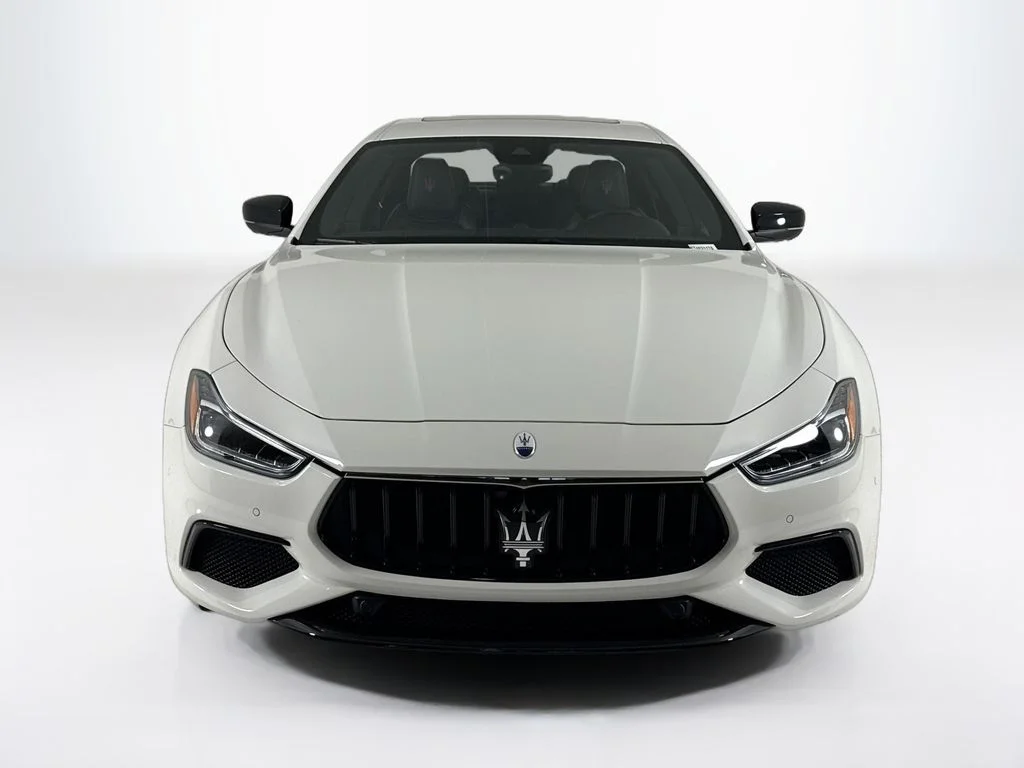 Used 2024 Bianco Maserati Modena image 8
