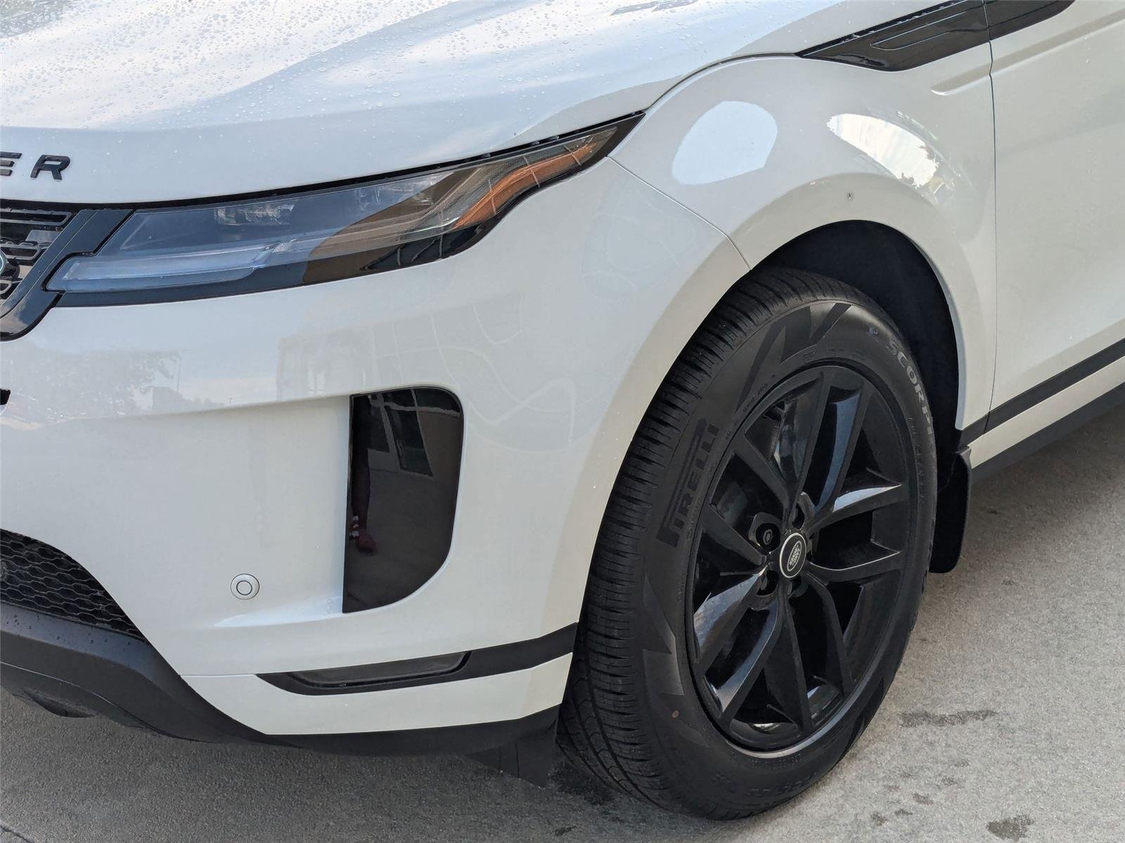 Used 2026 Fuji White Land Rover Core S image 9
