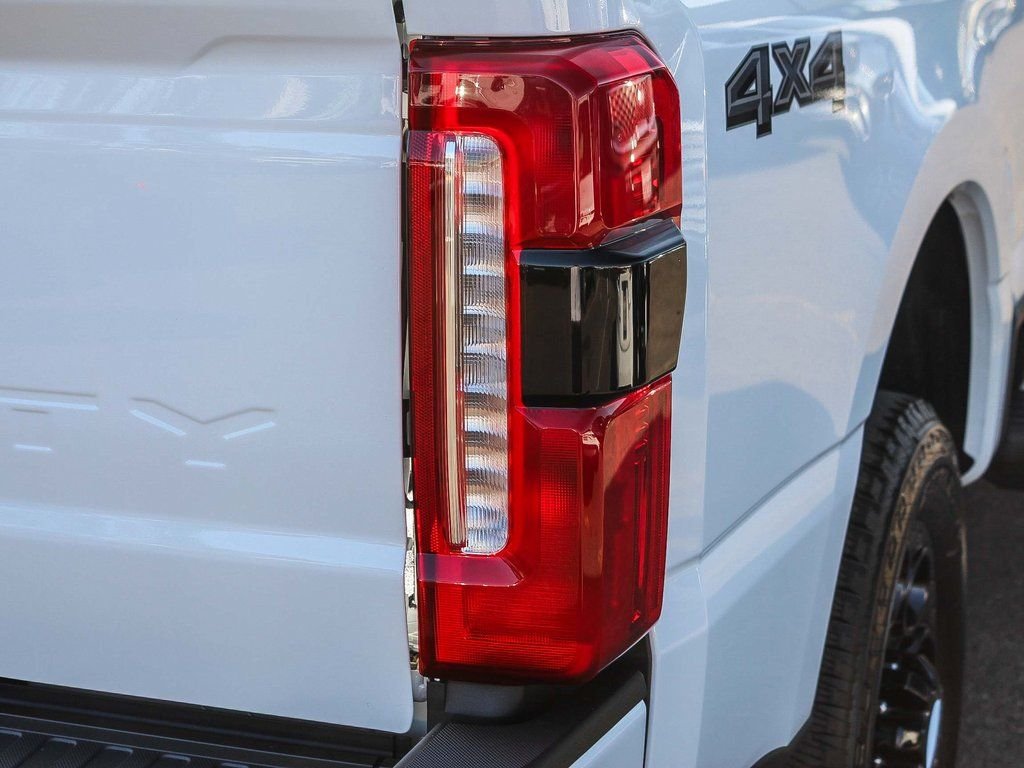 New 2026 Oxford White Ford XLT image 11