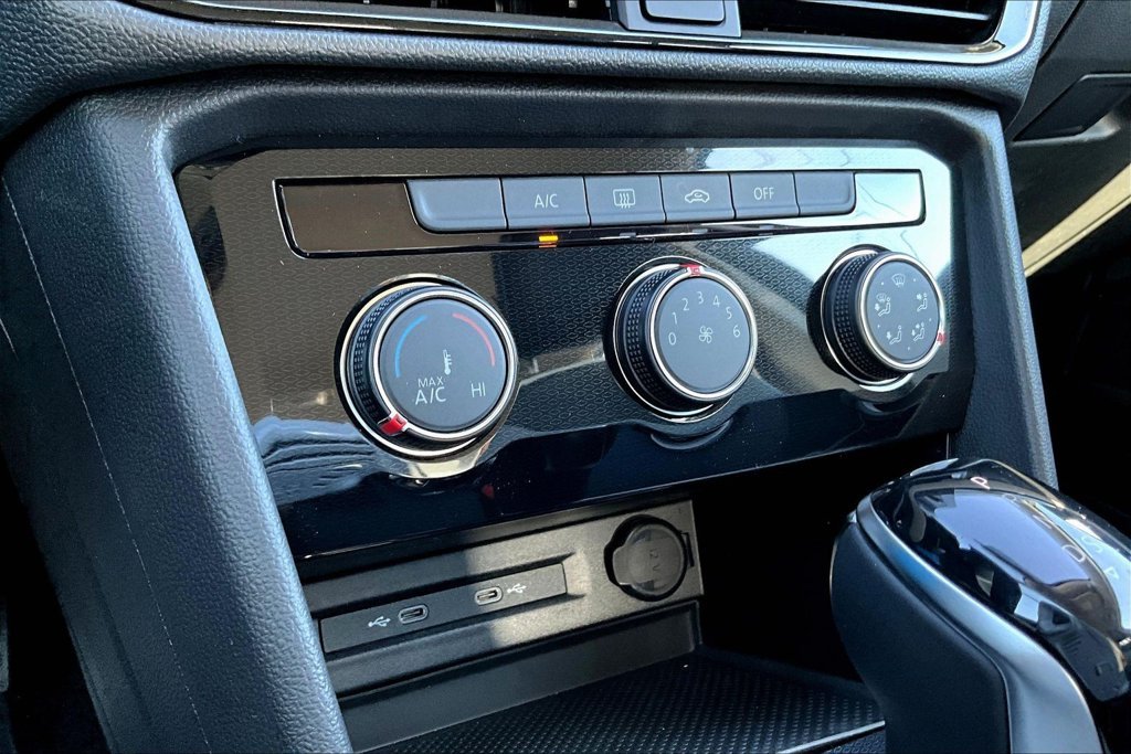 New 2027 Gray Volkswagen 1.5T S image 12