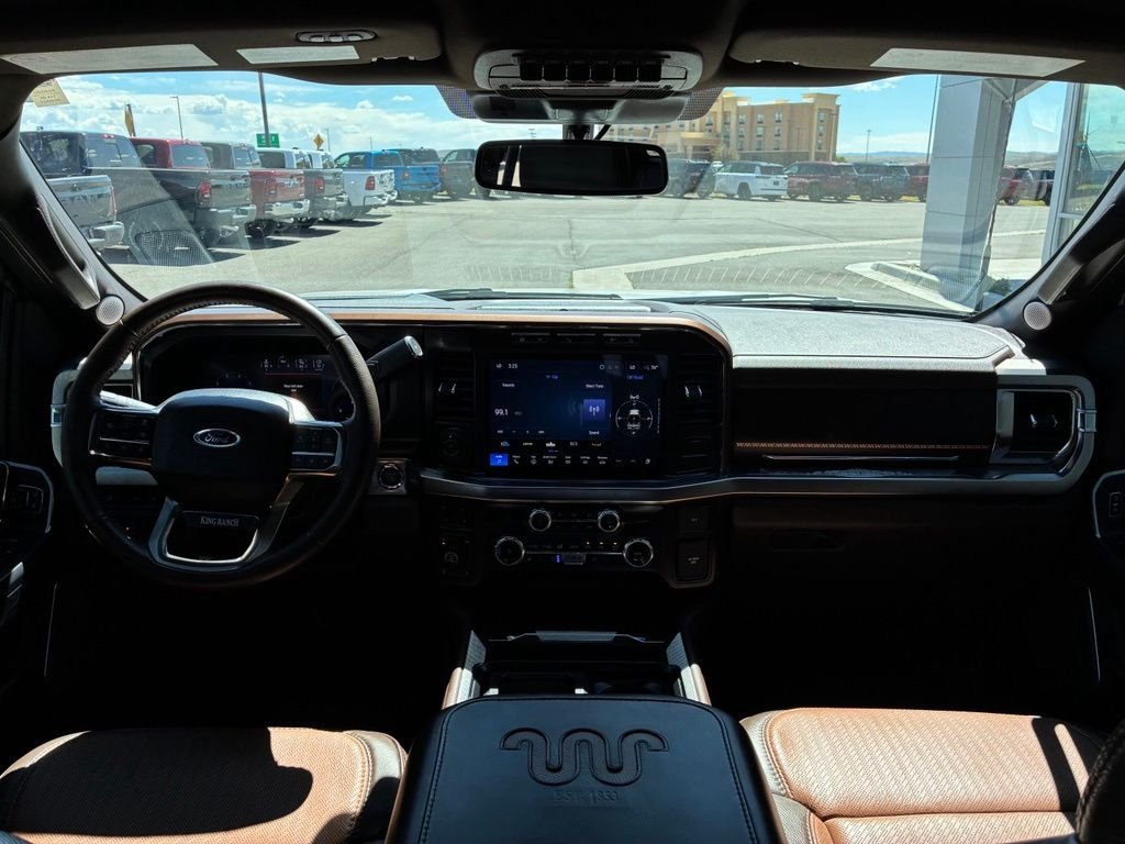 Used 2024  Ford King Ranch image 18