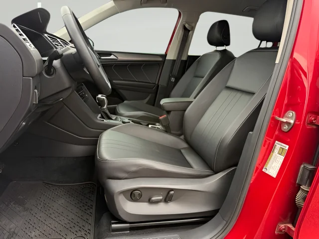 2023 Volkswagen Tiguan SE - Photo 10
