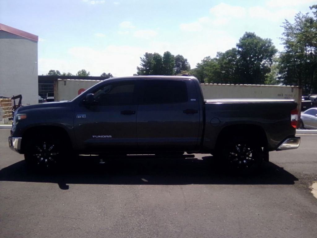 Used 2020 Gray Toyota SR5 image 8