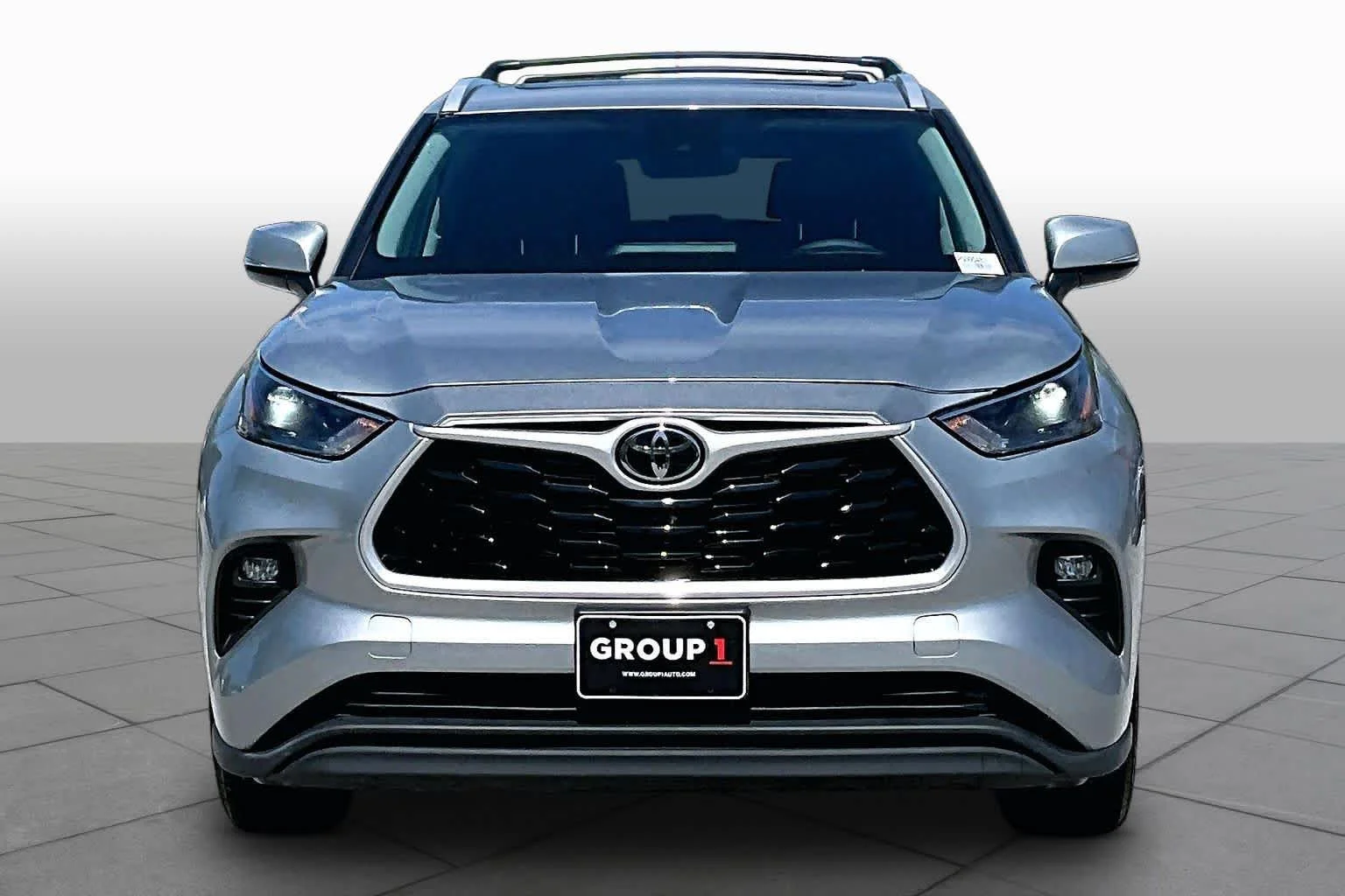 Used 2023 Celestial Silver Metallic Toyota XLE image 4