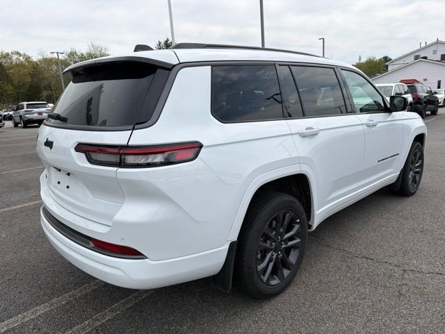 New 2026 Bright White Clear-Coat Exterior Paint Jeep Limited image 3