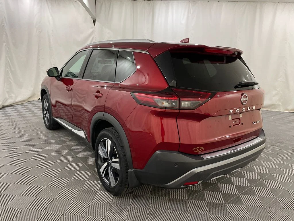 Used 2022 Scarlet Ember Tintcoat Nissan SL image 9