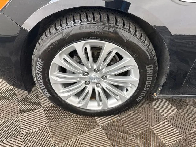 Used 2019 Black Buick Essence image 31