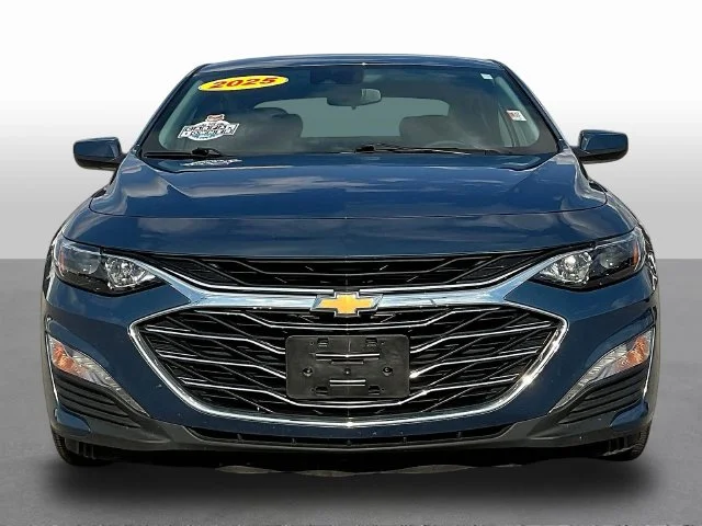 Used 2025 Blue Chevrolet LT image 2