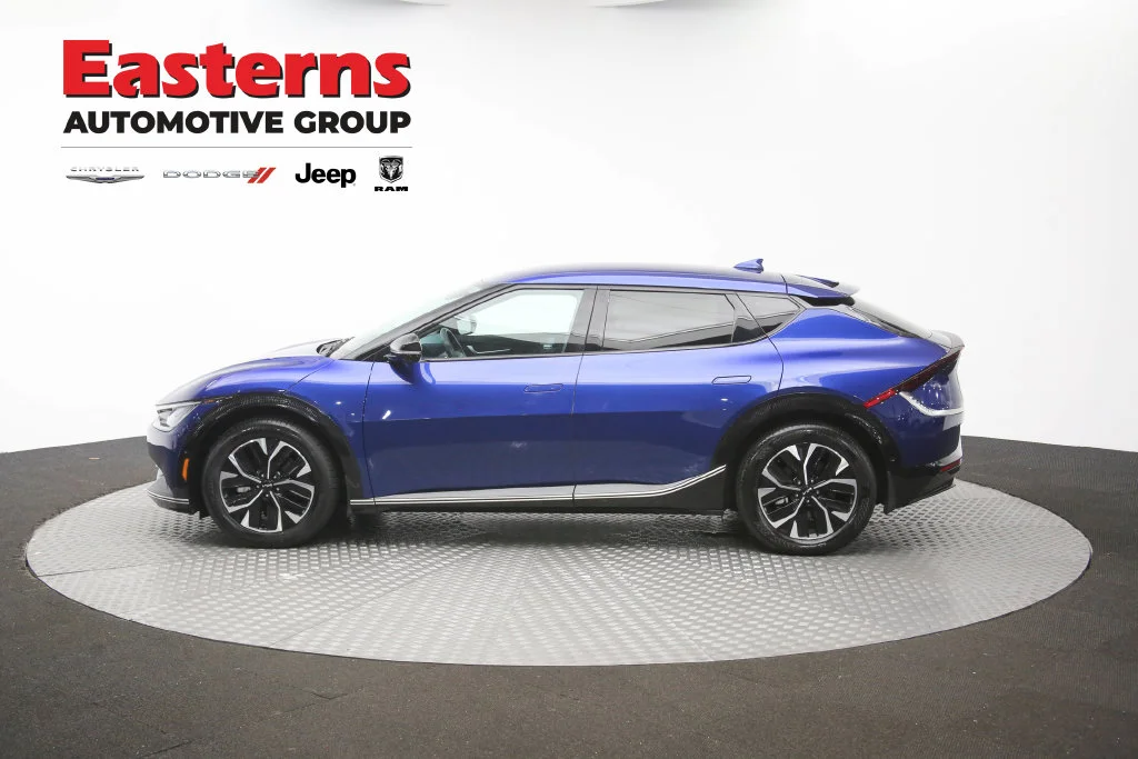 Used 2024 Blue Kia Wind image 54