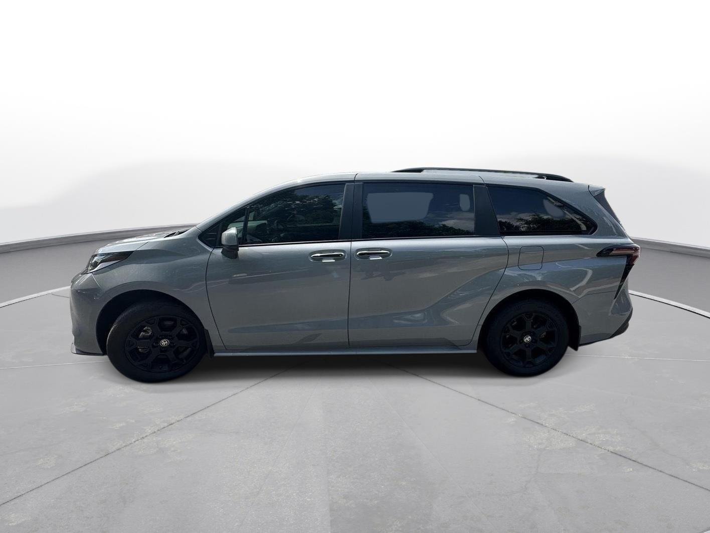 Used 2025 Cement Toyota Woodland Edition image 9