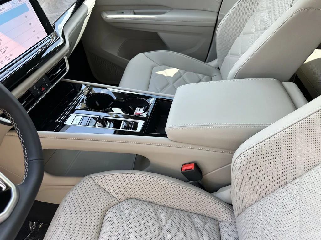 New 2026 White/off-white Volkswagen 2.0T SE w/Technology image 20