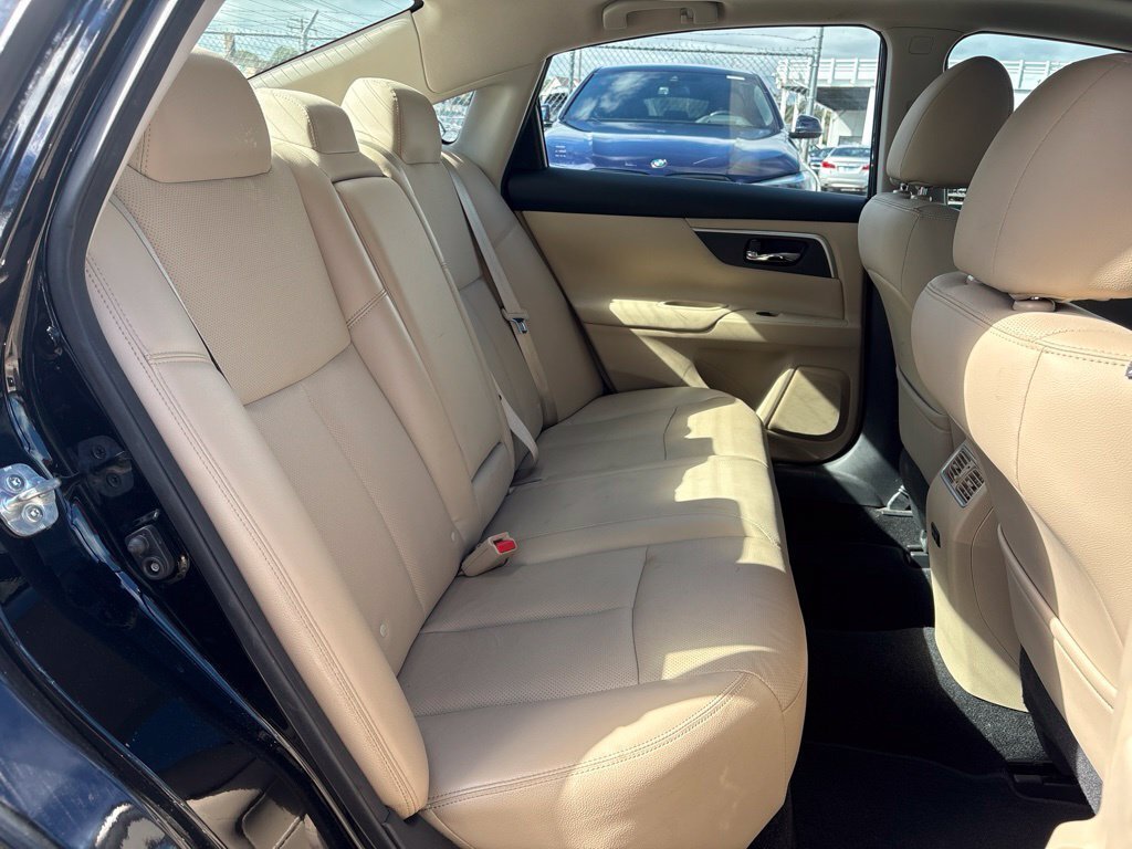 Used 2017 Black Nissan 2.5 SL image 16