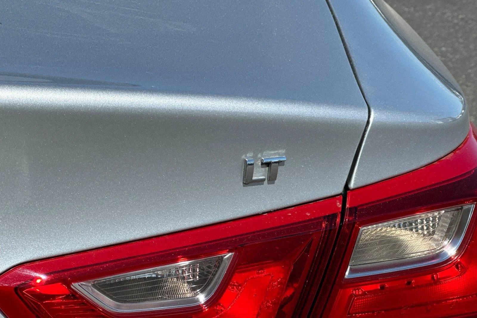 Used 2017 Silver Ice Metallic Chevrolet LT image 26