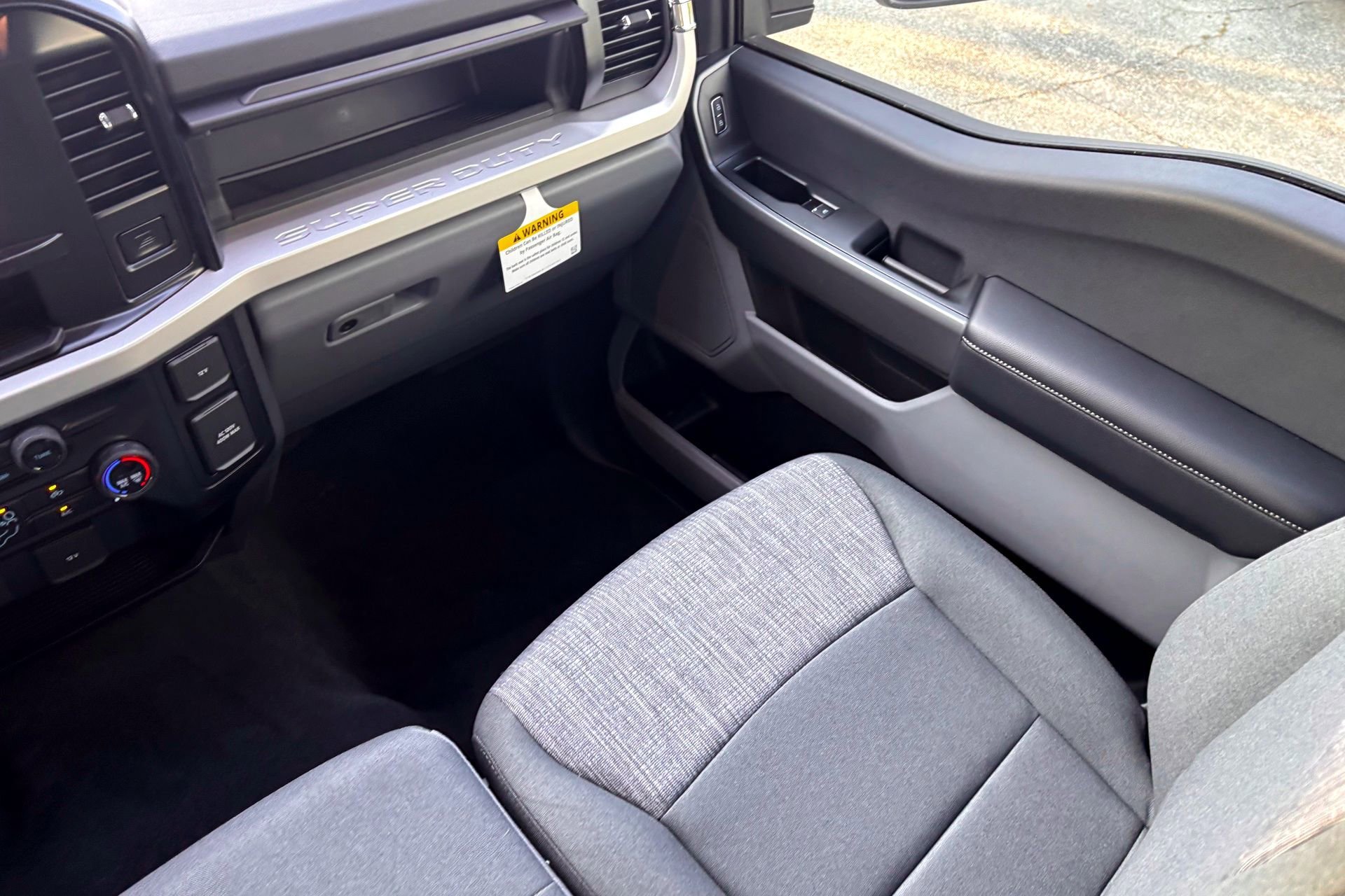 New 2026 Oxford White Ford XLT image 22