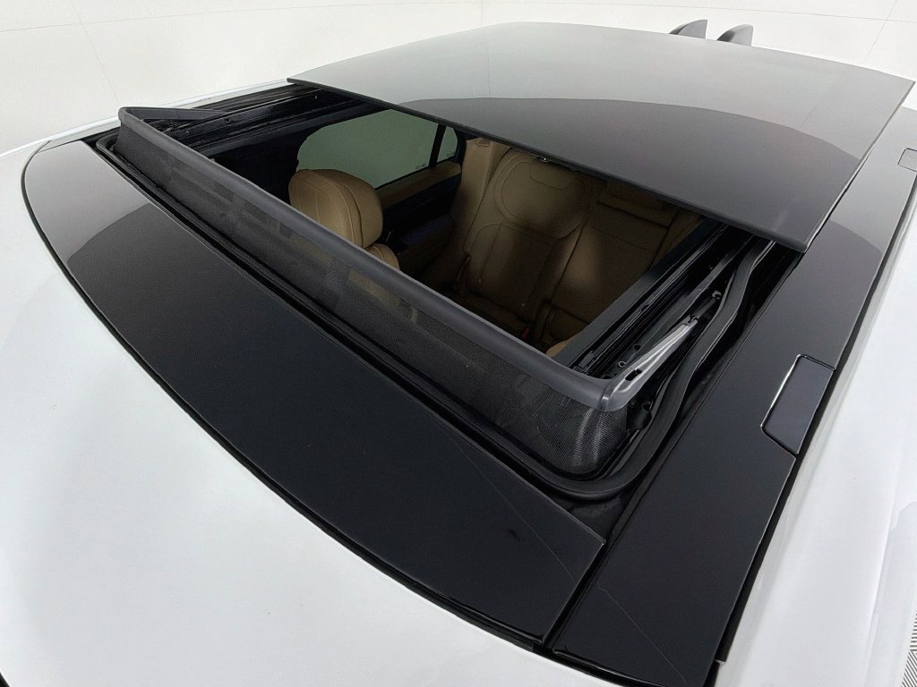 Certified Used 2025 White Land Rover SE image 23