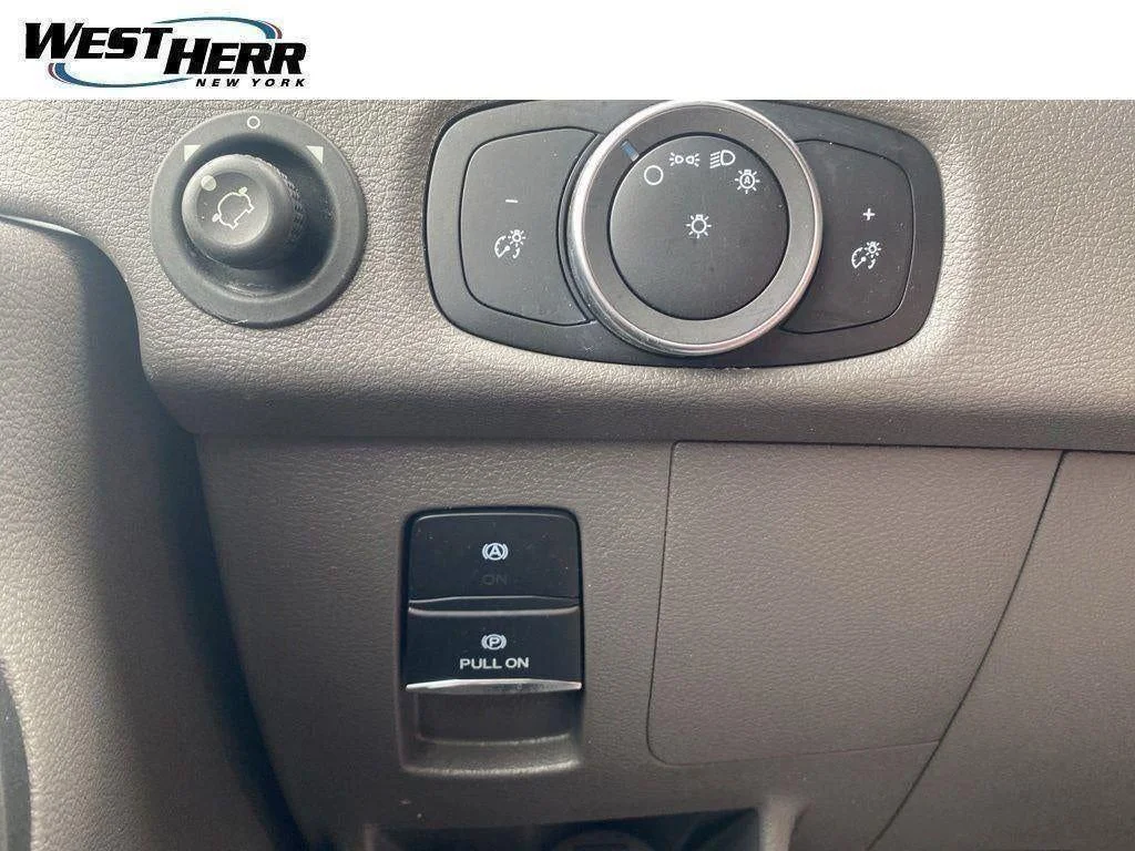 Used 2025 Oxford White Ford Base image 38