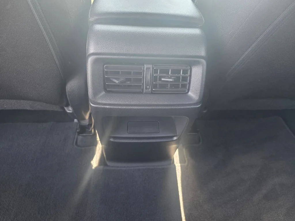 Used 2023 Lunar Silver Metallic Honda LX image 13