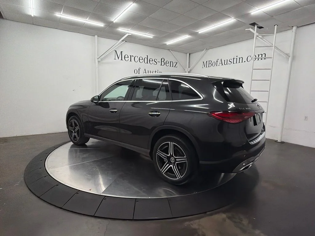 New 2027 Gray Mercedes-Benz GLC 300 image 5
