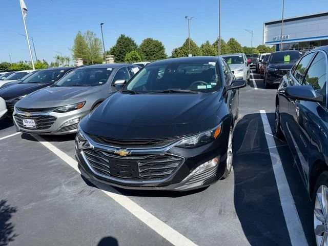 Used 2023 Mosaic Black Metallic Chevrolet LT image 4