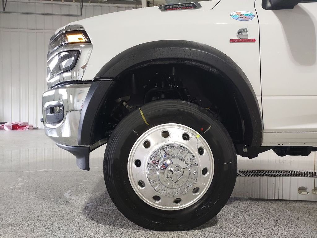 New 2026 Bright White Clearcoat RAM Tradesman image 16