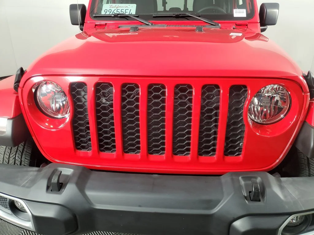 Used 2023 Red Jeep Sport S image 10