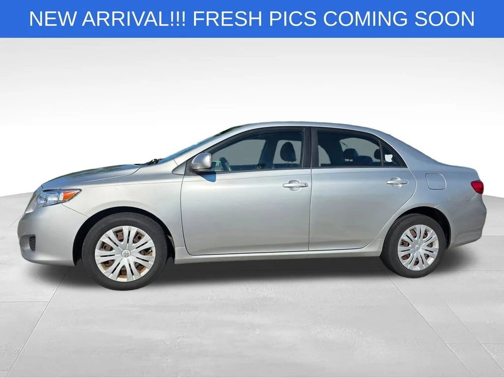 Used 2009  Toyota 4dr Sdn Man (Natl) image 3
