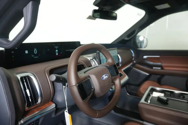 New 2027 Star White Metallic Tri-Coat Ford King Ranch® image 25