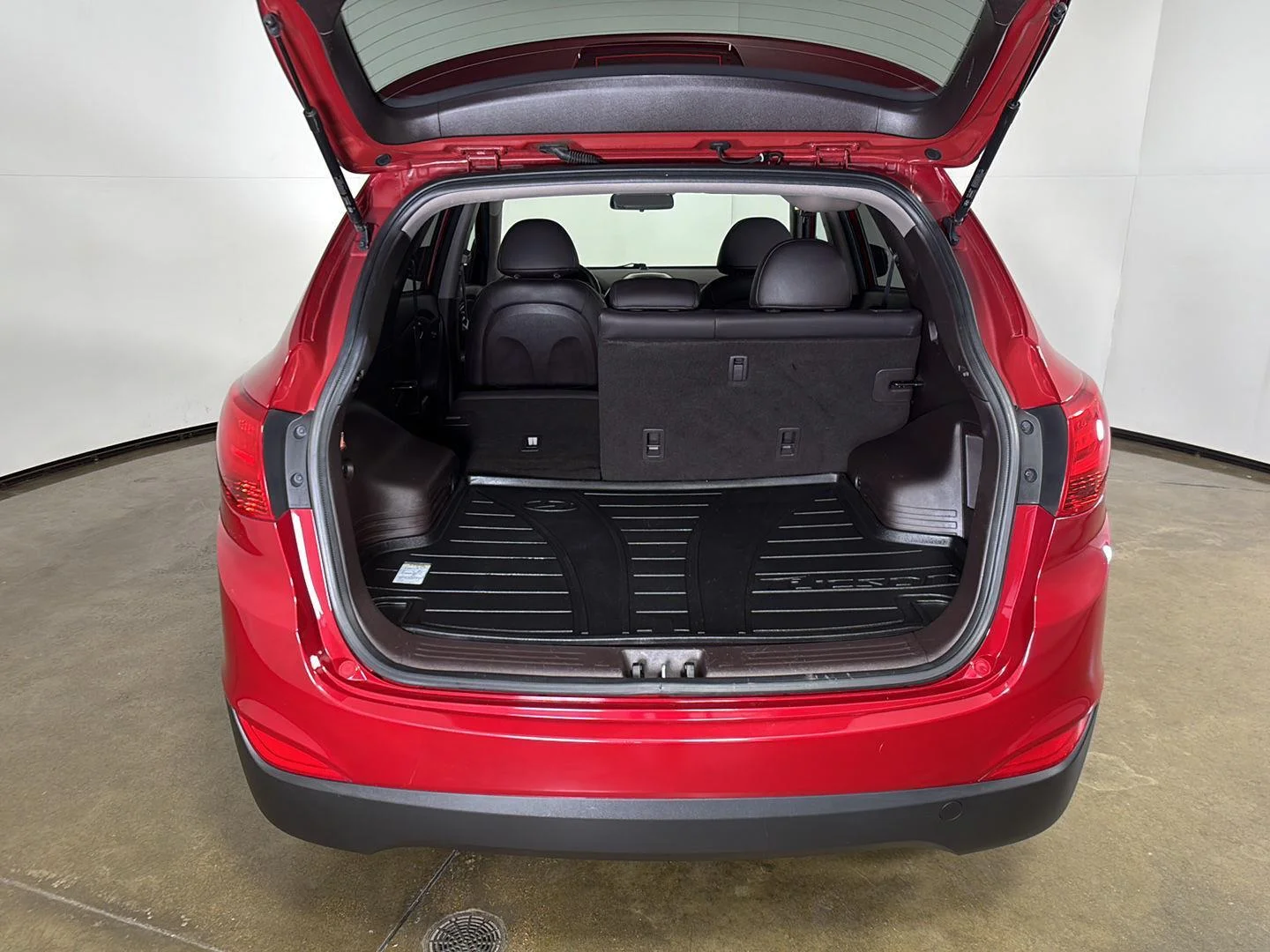 Used 2012 Garnet Red Hyundai GLS PZEV image 12