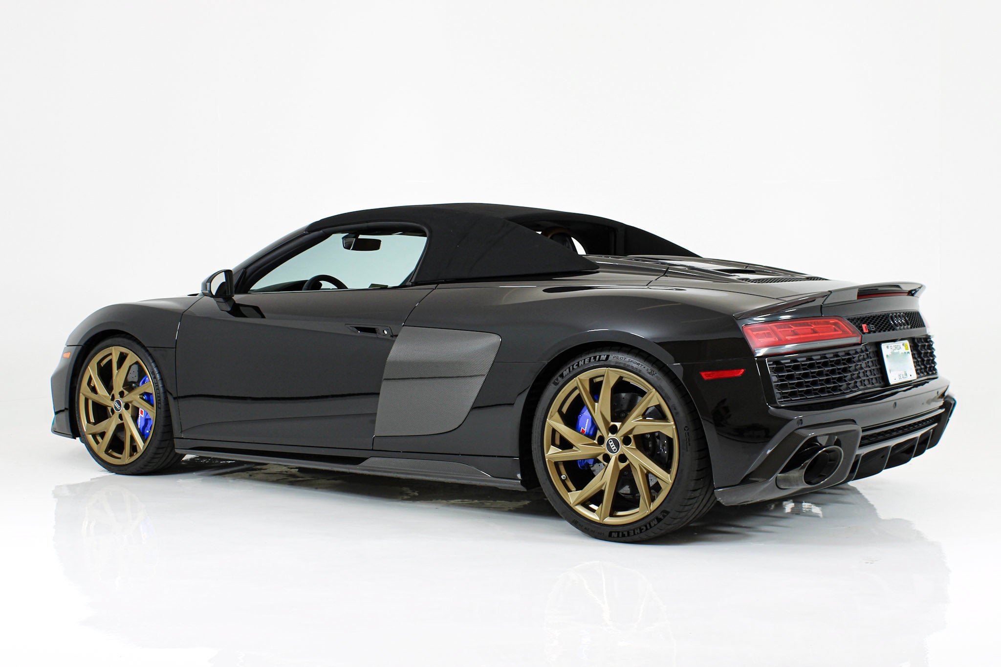 Used 2023 Black Audi V10 performance image 7